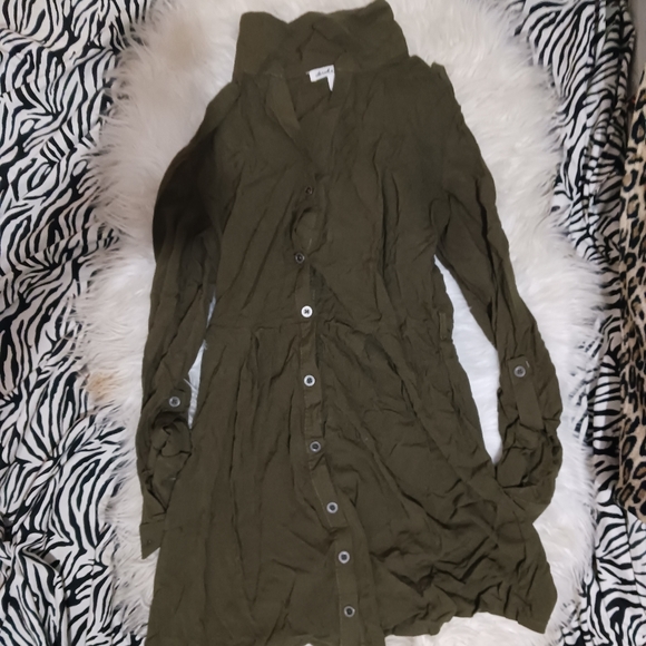 Derek Heart Women tie olive green button Down long shirt - Picture 3 of 10